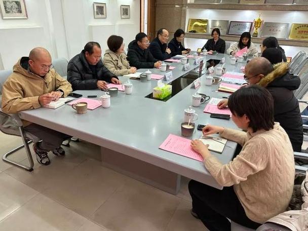 如何選擇標(biāo)簽剝離機(jī)讓清潔工作變得輕松